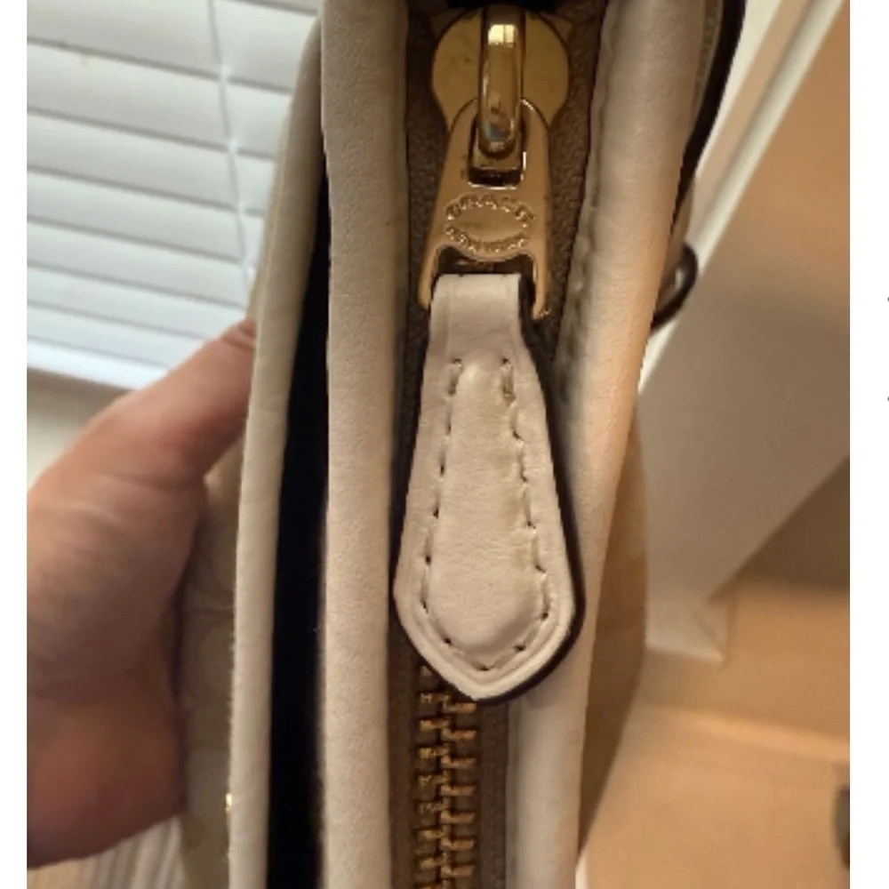 Coach Beige/White Signature Canvas and Leather Swingpack File Crossbody Bag